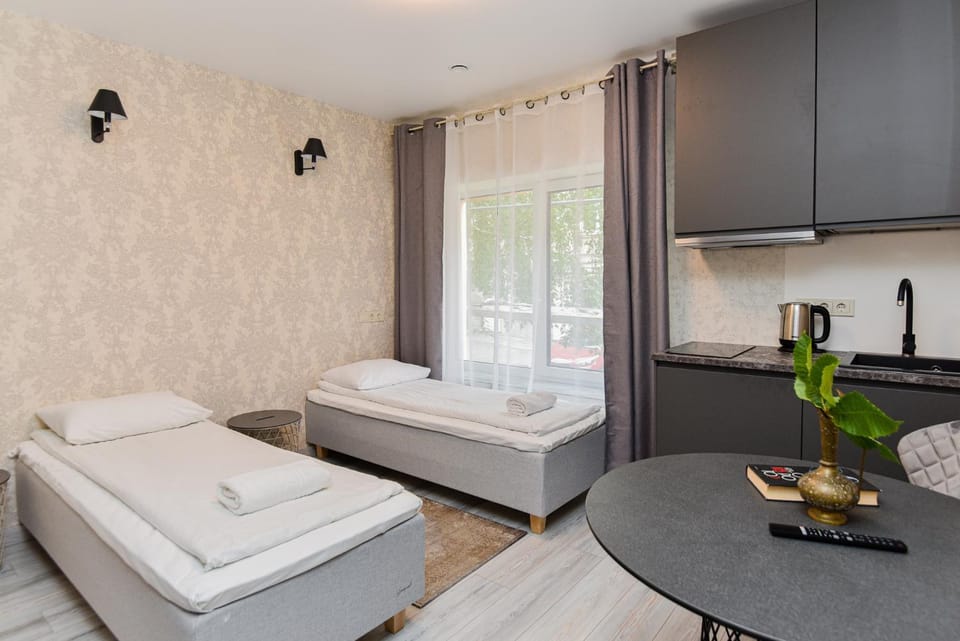 Bed, Kitchen or kitchenette, Photo of the whole room, Bedroom, towels