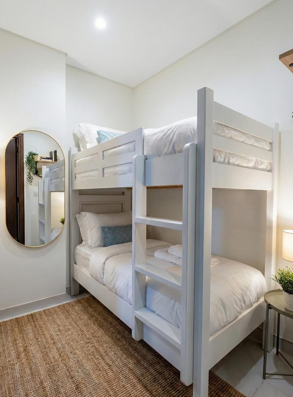 Bedroom, bunk bed