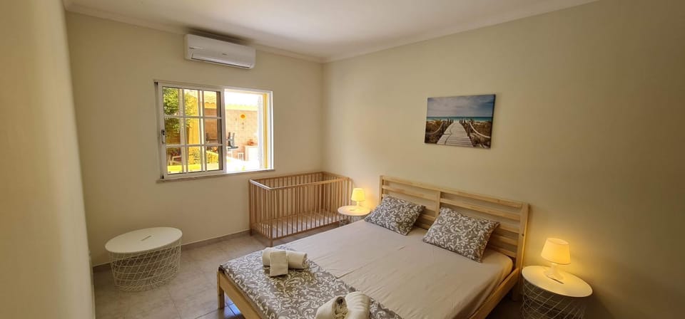 Bed, Bedroom, cot