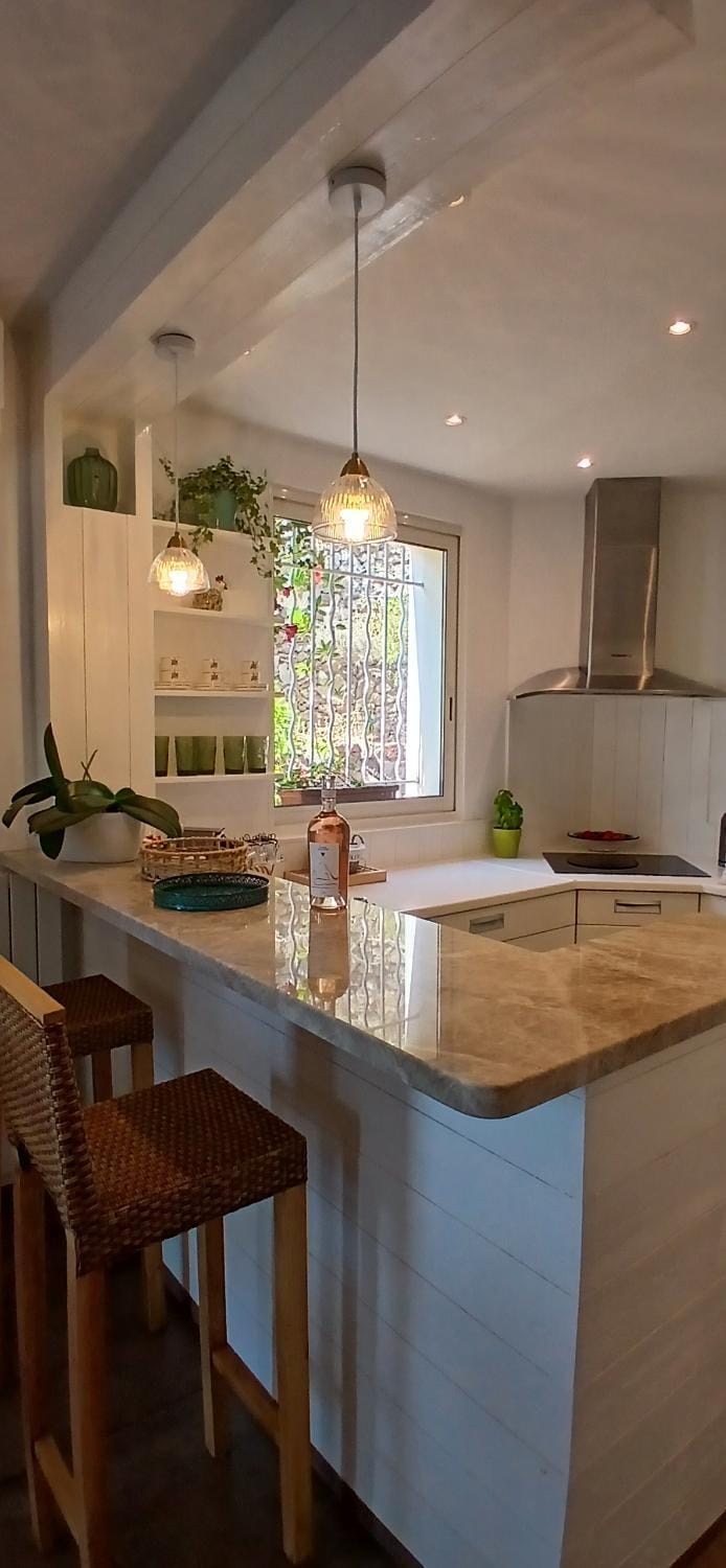 Kitchen or kitchenette