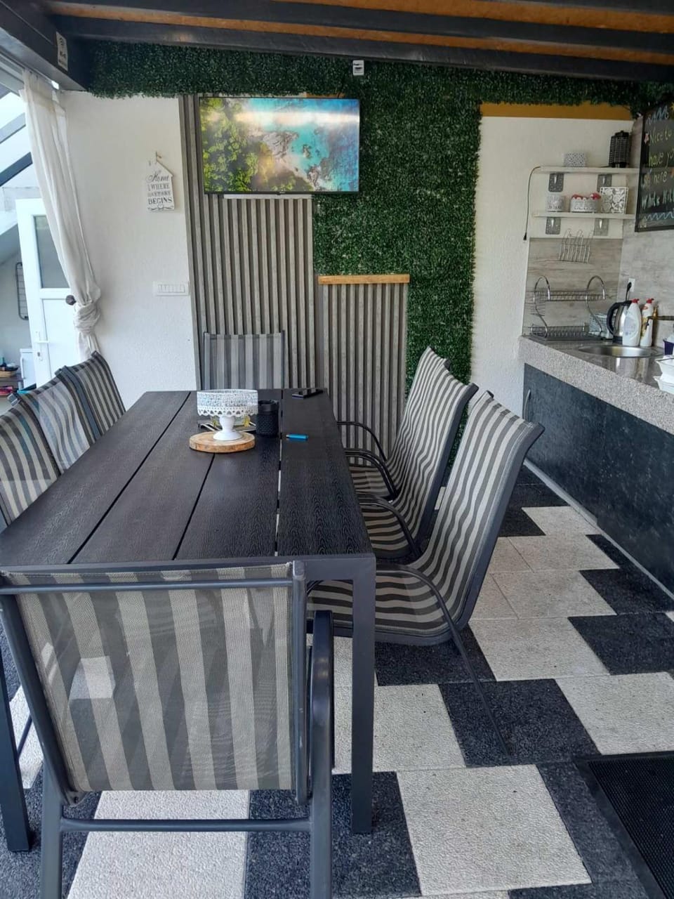 Holiday House White Hill Apartment in Lika-Senj County