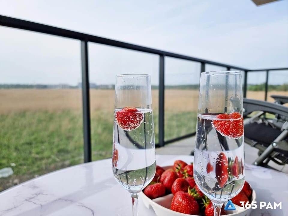 Day, Natural landscape, View (from property/room), Balcony/Terrace, Food and drinks, Food