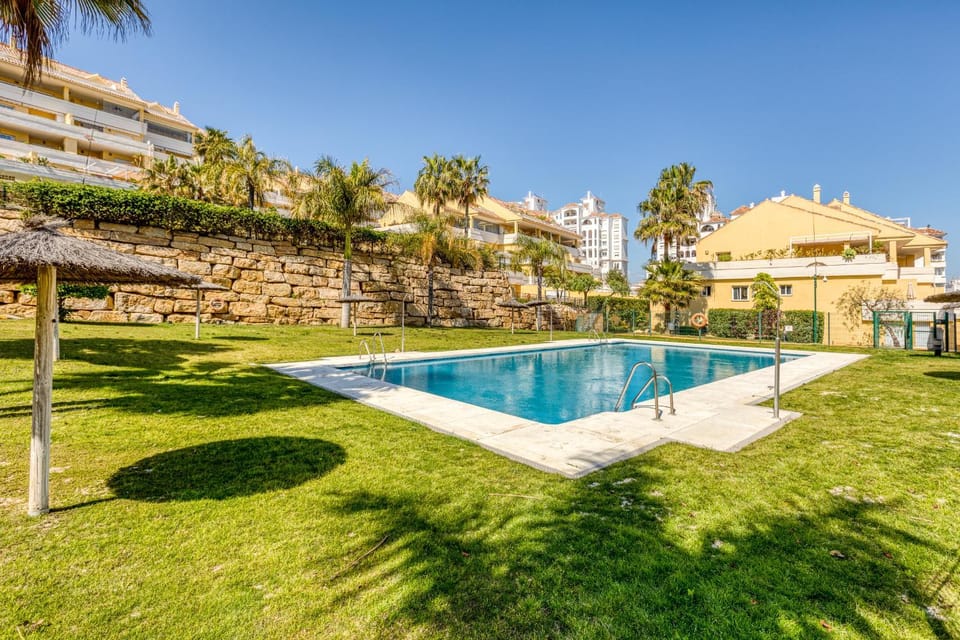 Property building, Garden, Swimming pool