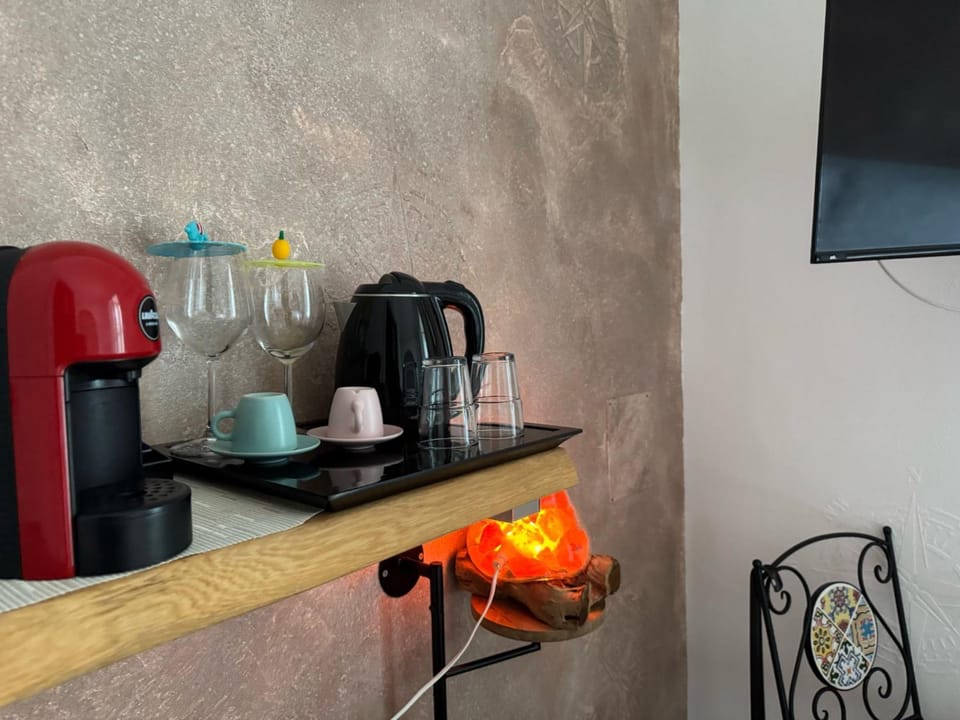 Coffee/tea facilities, Breakfast