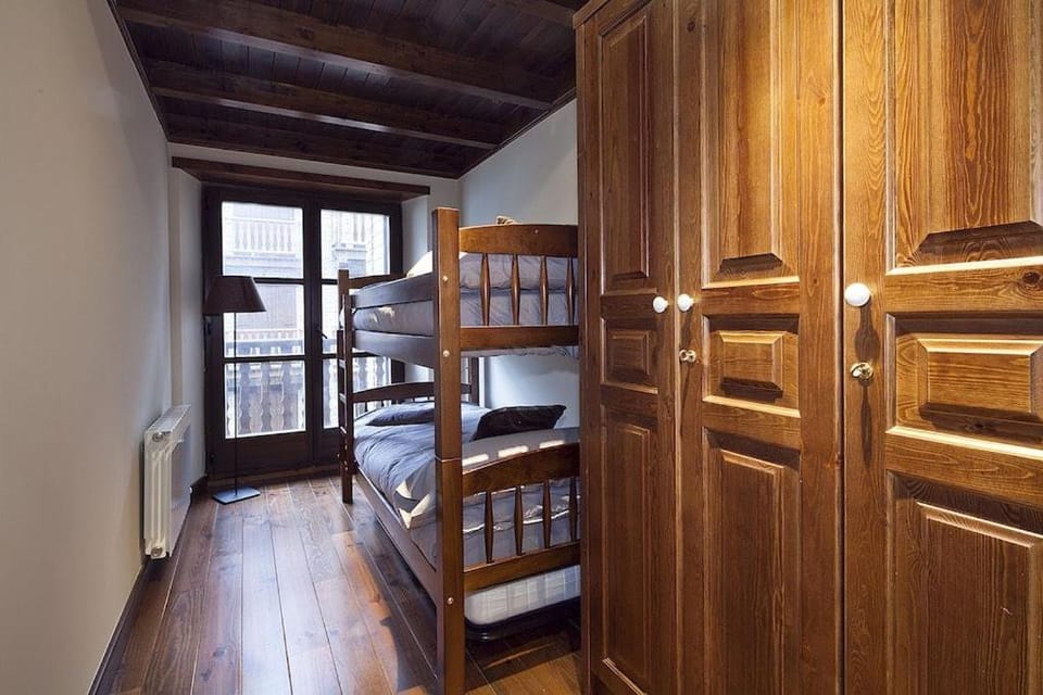 Bed, Photo of the whole room, Bedroom, bunk bed, wardrobe
