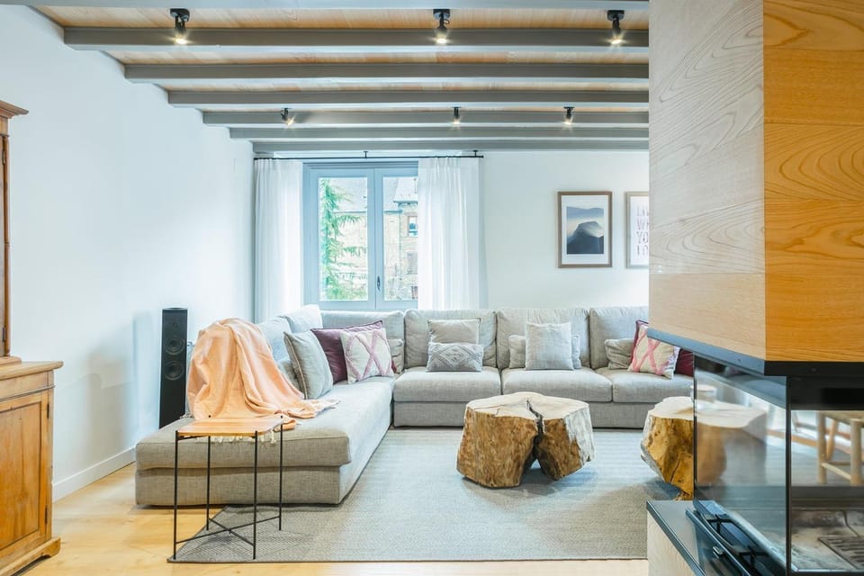 Luderna - Casa Carboneu House in Catalonia