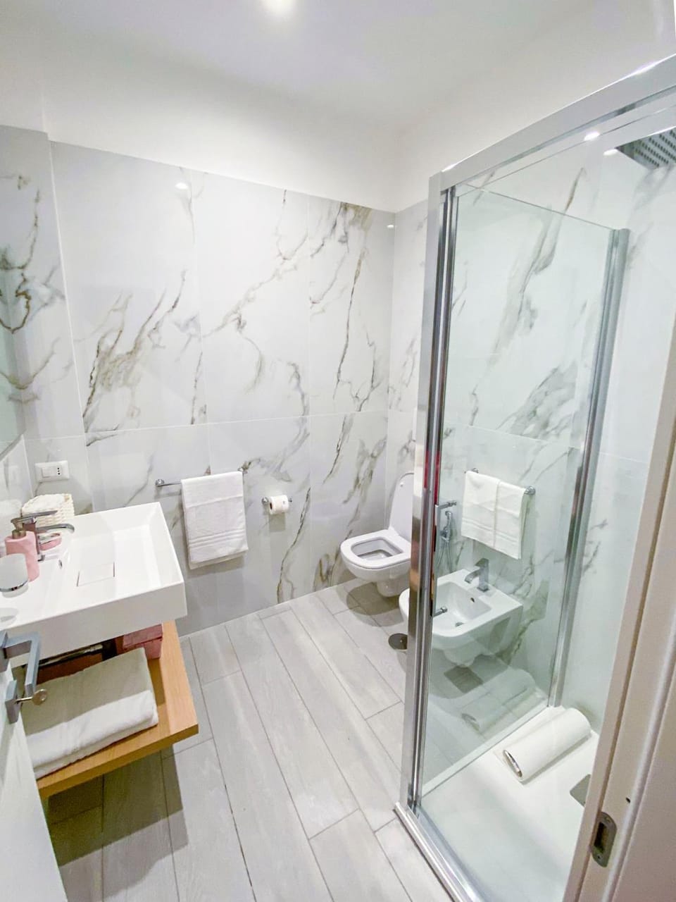 Shower, Toilet, Bathroom, bidet, hair dryier, internet, towels, air conditioner