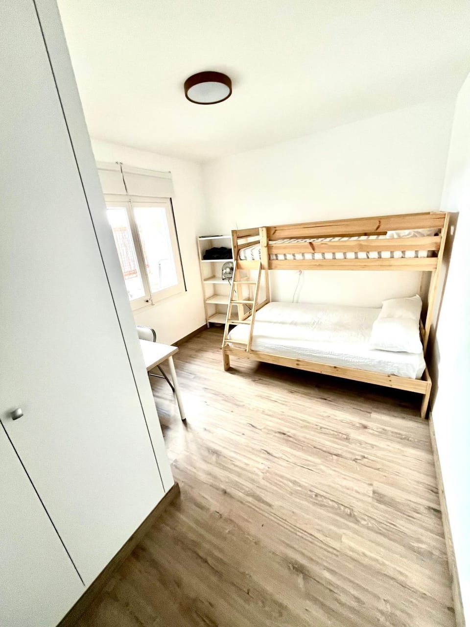 Piso reformado a 80 m de la playa Apartment in Roses