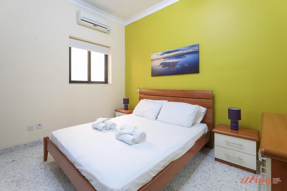 Bed, Other, Photo of the whole room, Bedroom