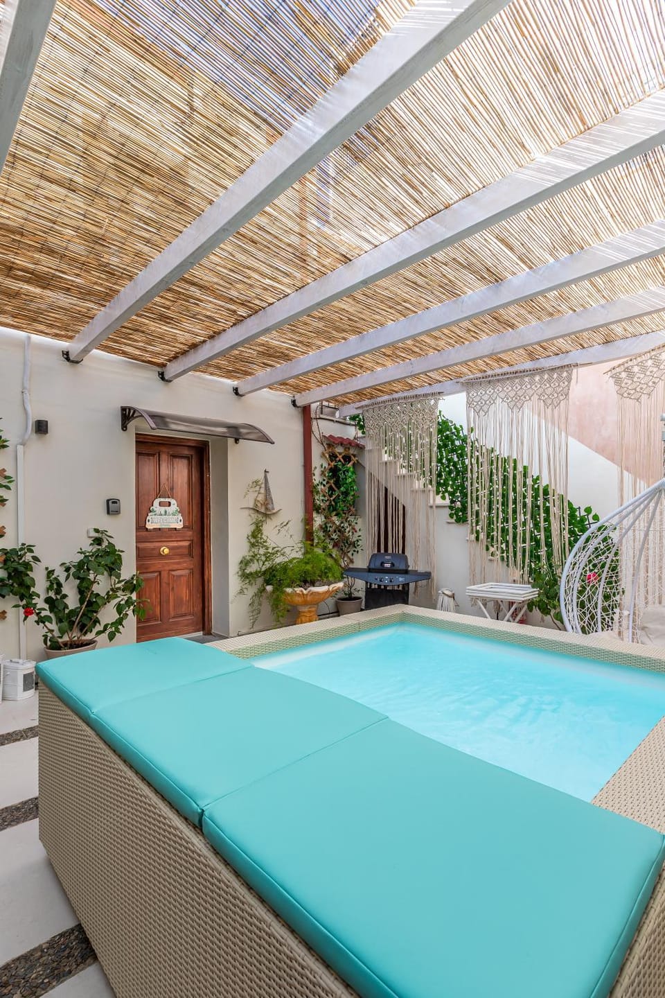 Property building, Swimming pool