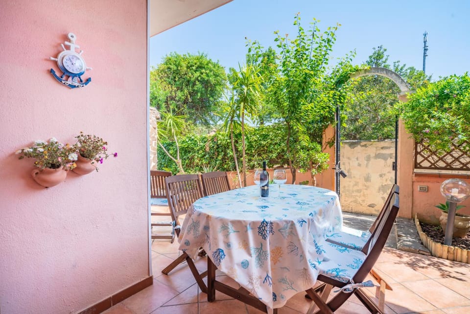 Villa Bibi Villasimius - con giardino Villa in Sardinia