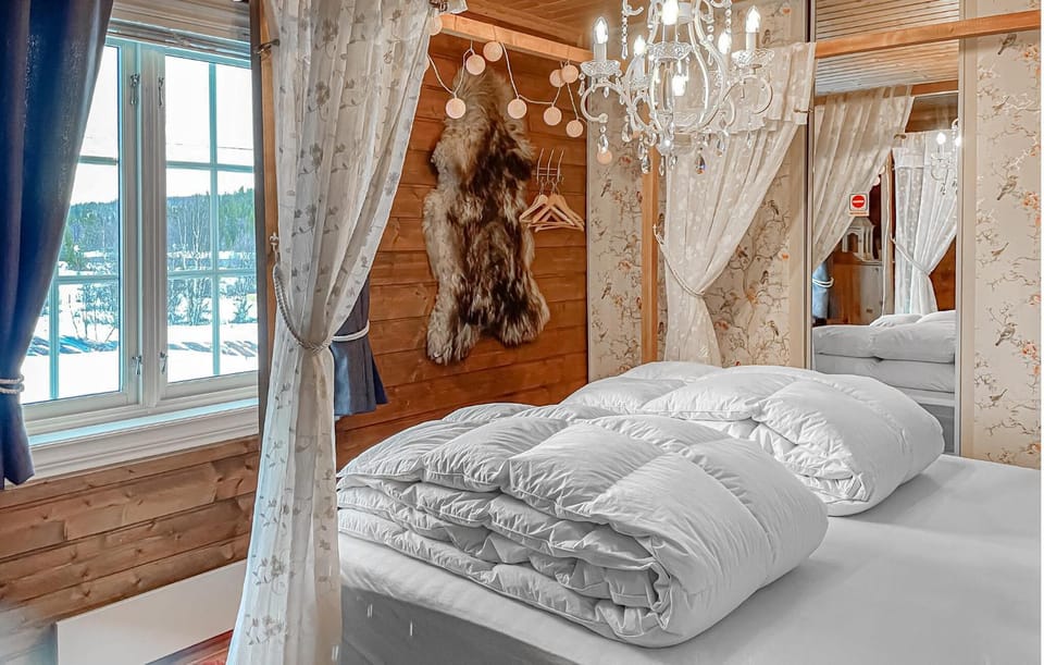 Bed, Living room