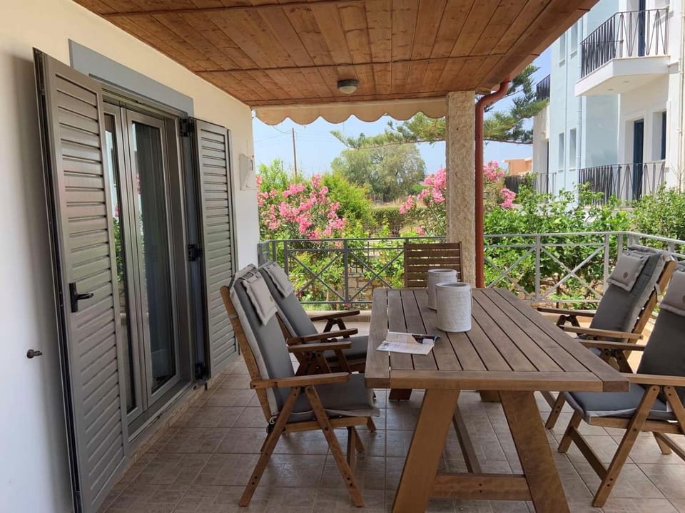 Garden, View (from property/room), Balcony/Terrace, Dining area, Garden view
