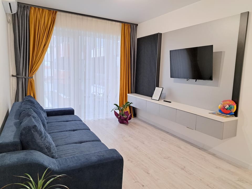 Communal lounge/ TV room, TV and multimedia, Evening entertainment