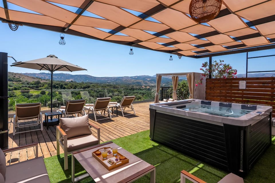 Natural landscape, View (from property/room), Balcony/Terrace, Seating area, Mountain view, sunbed