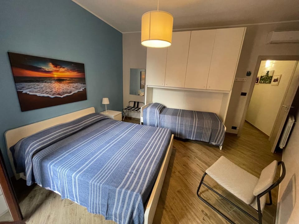 Bed, Bedroom, wardrobe, air conditioner