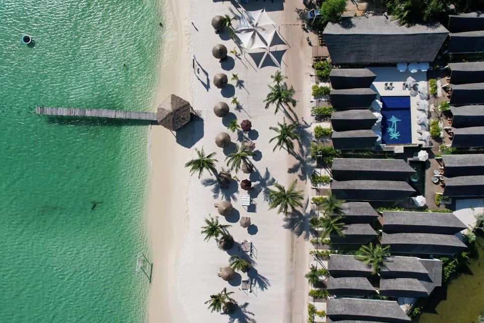 Property building, Beach, Swimming pool