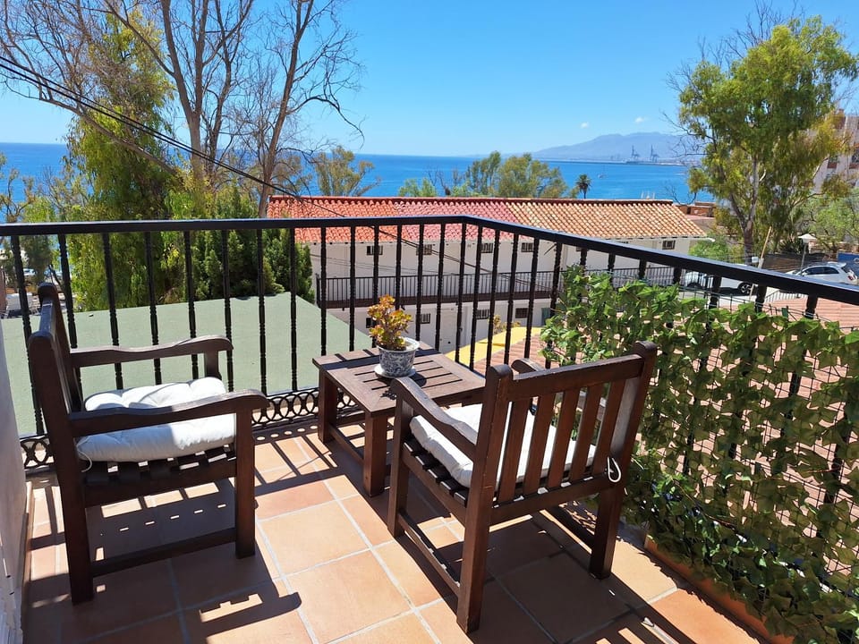 El Balneario Beach and Views, Apartamento y terraza Apartment in Malaga