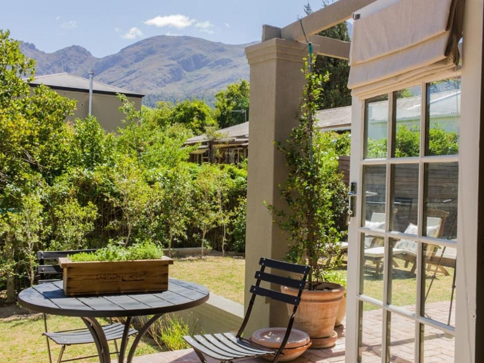 Patio, Balcony/Terrace, Garden view, Mountain view