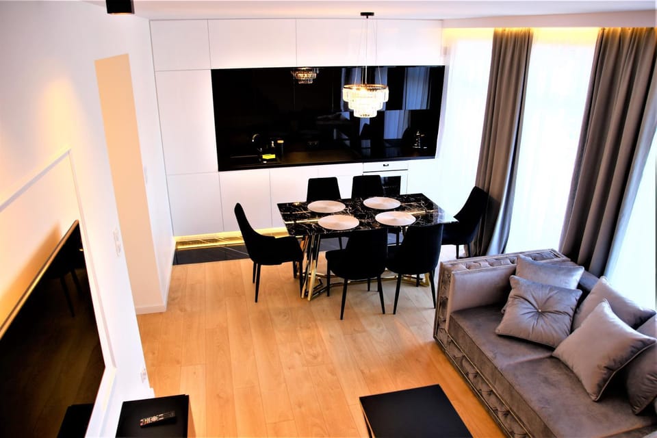 Kitchen or kitchenette, Living room, Dining area