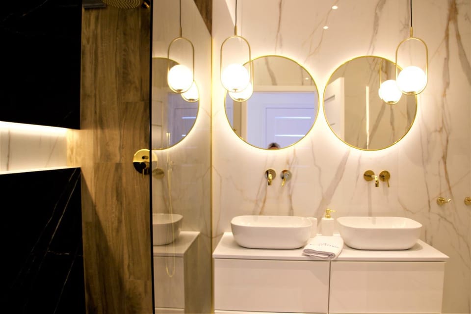 Shower, Bathroom, acessibility