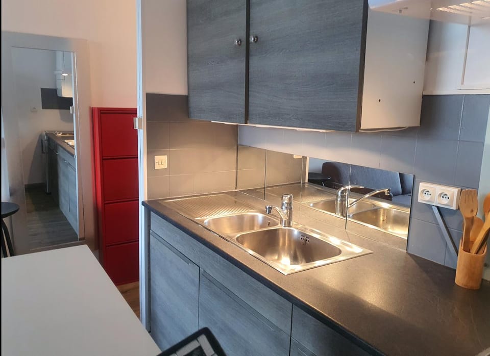 Kitchen or kitchenette
