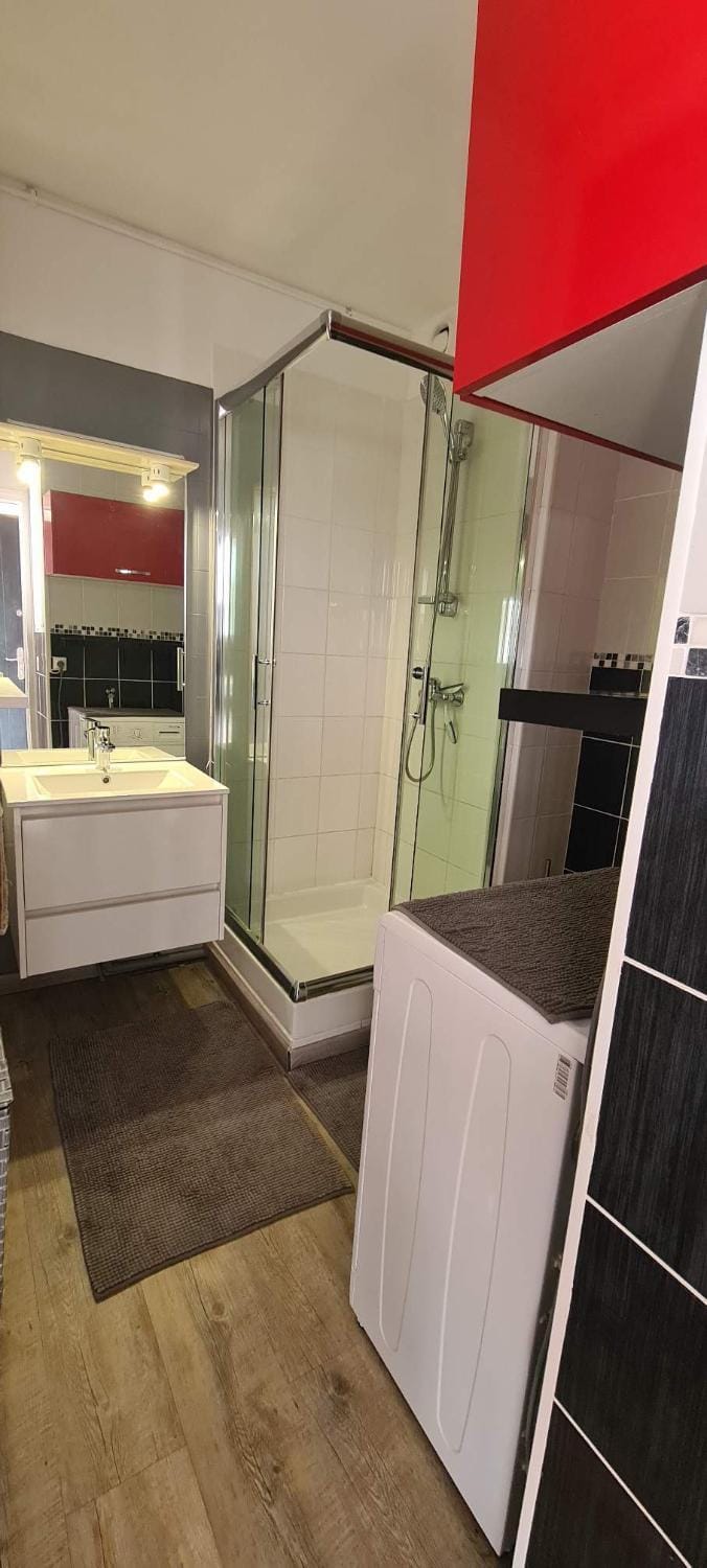 Shower, Bathroom