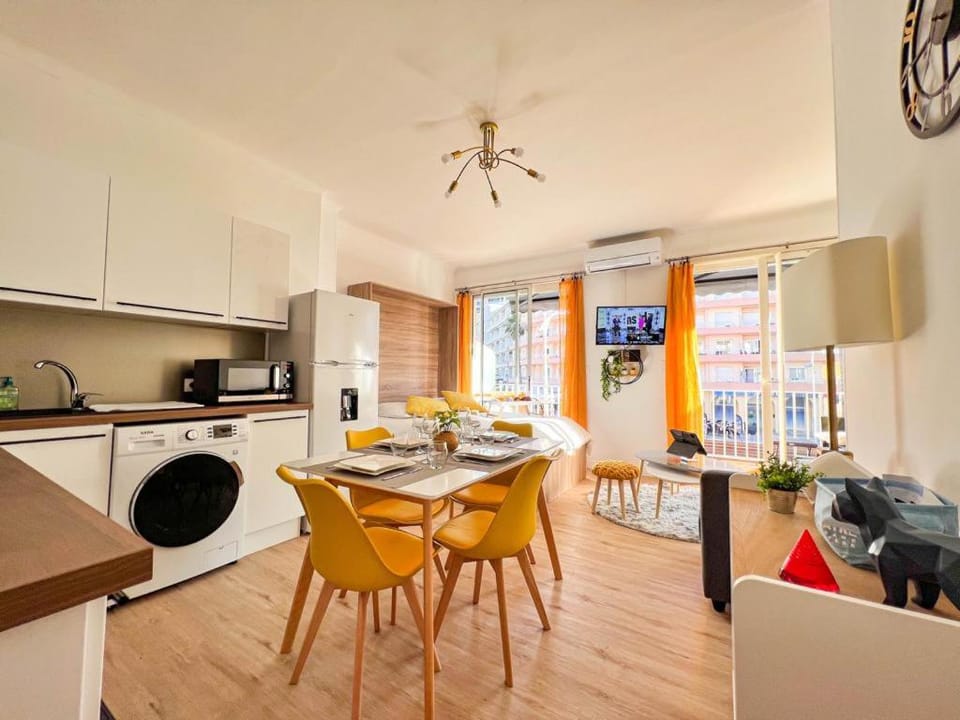 Appartement vue mer Parking privé Place Med Apartment in Canet-en-Roussillon