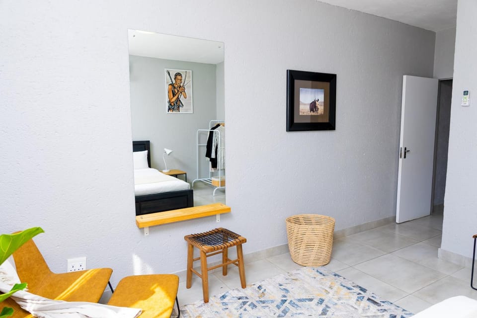 Mills Pad with 2-bedroom Apartment in South Africa
