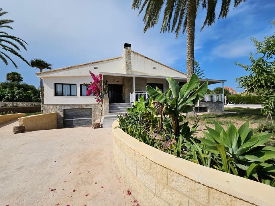 Property building, Day, Garden, Garden view