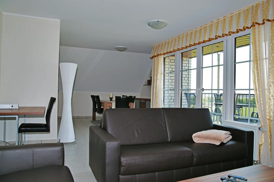 Day, Living room