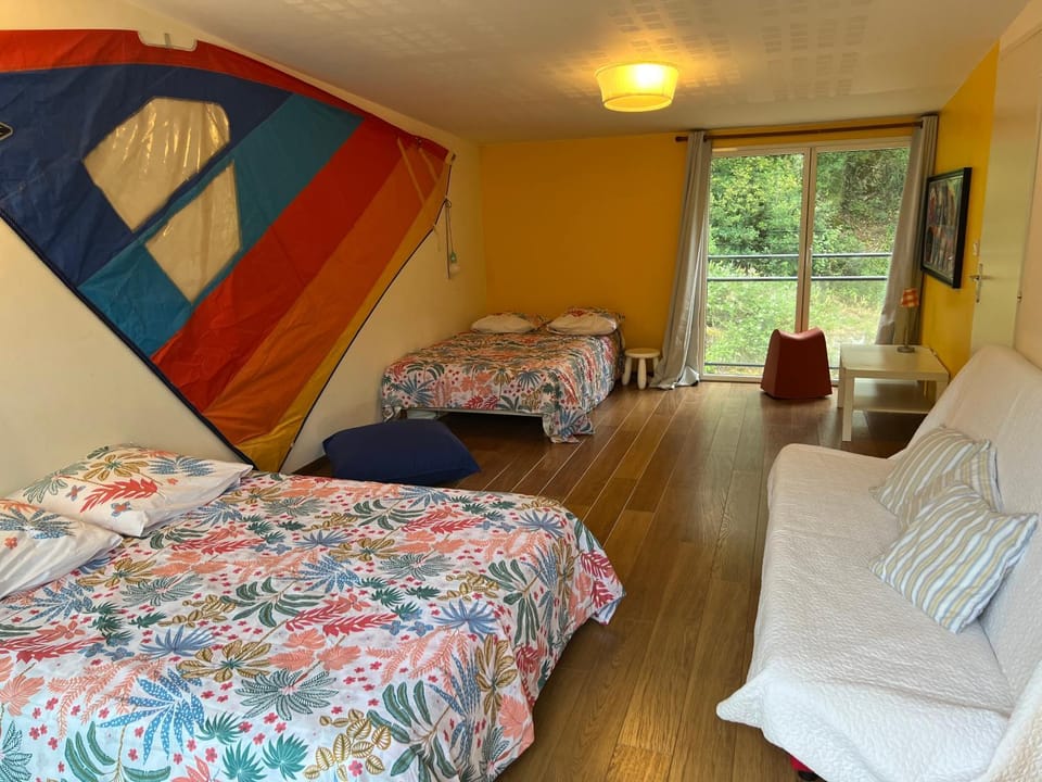 Bed, Photo of the whole room, Bedroom