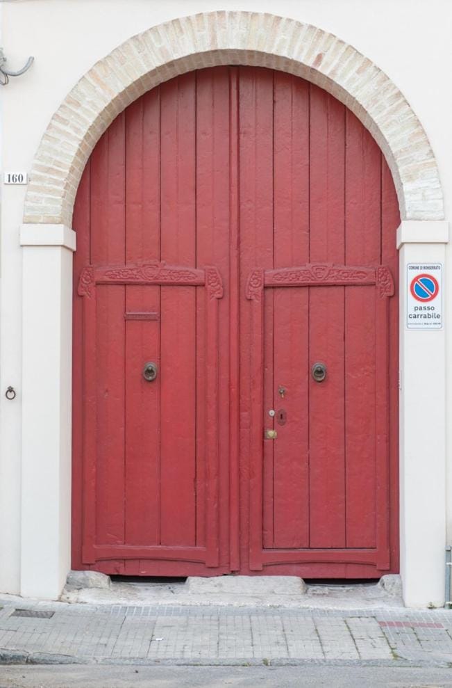 Property building, Facade/entrance, Decorative detail, acessibility