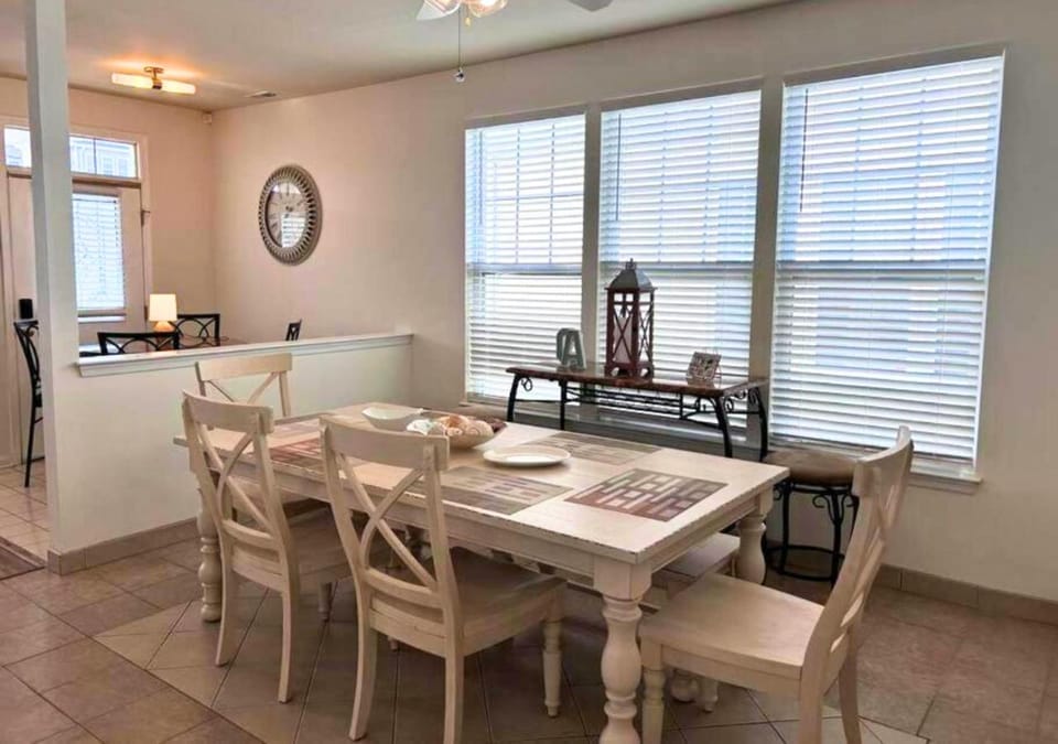 Dining area, Dinner