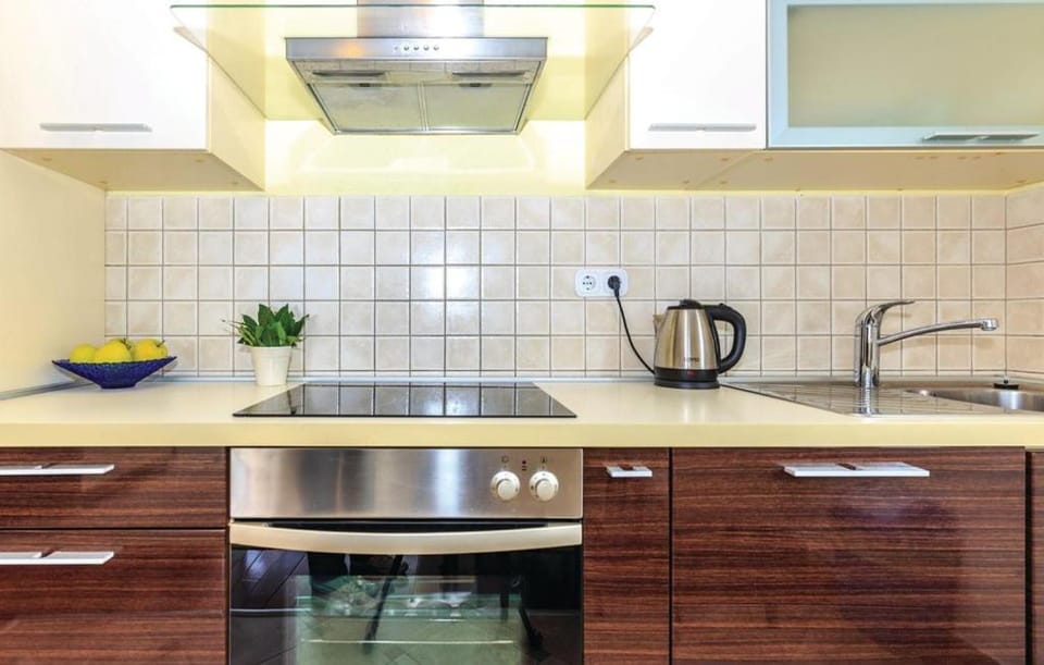 pet friendly, stove, kitchen