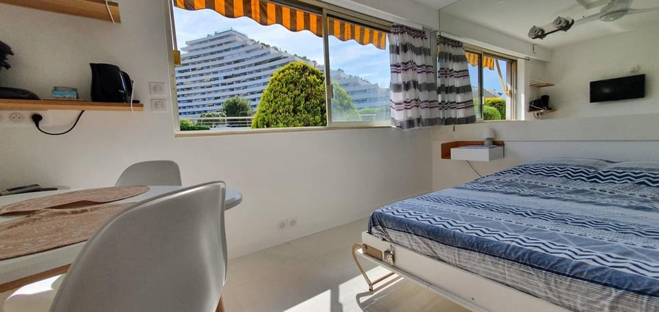 Studio confort ensoleillé - FAME Marina baie des Anges Apartment in Villeneuve-Loubet