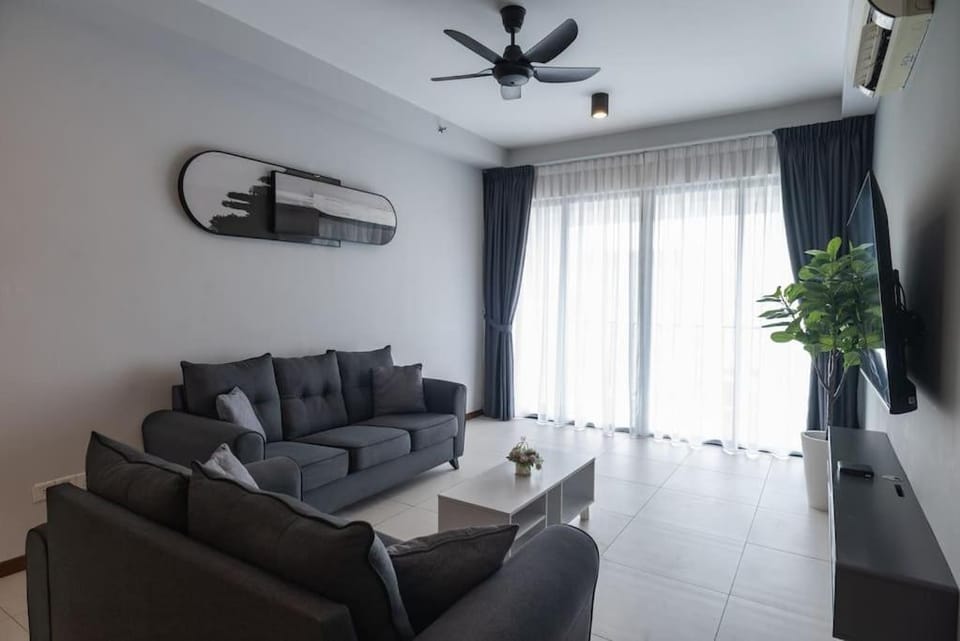 TV and multimedia, Living room, Seating area, fireplace