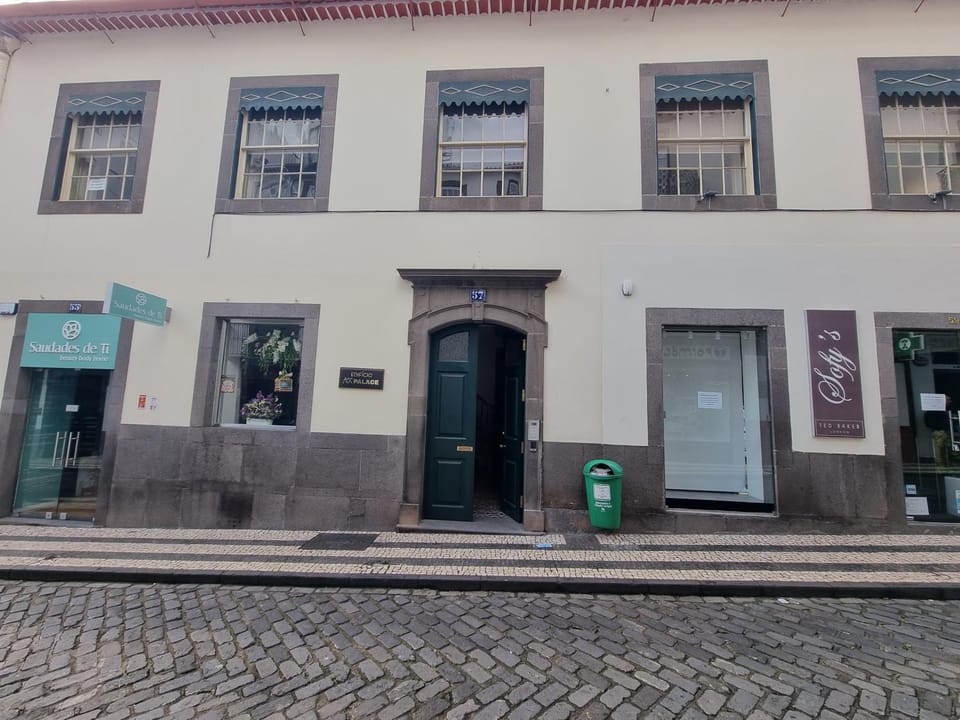 Property building, Facade/entrance
