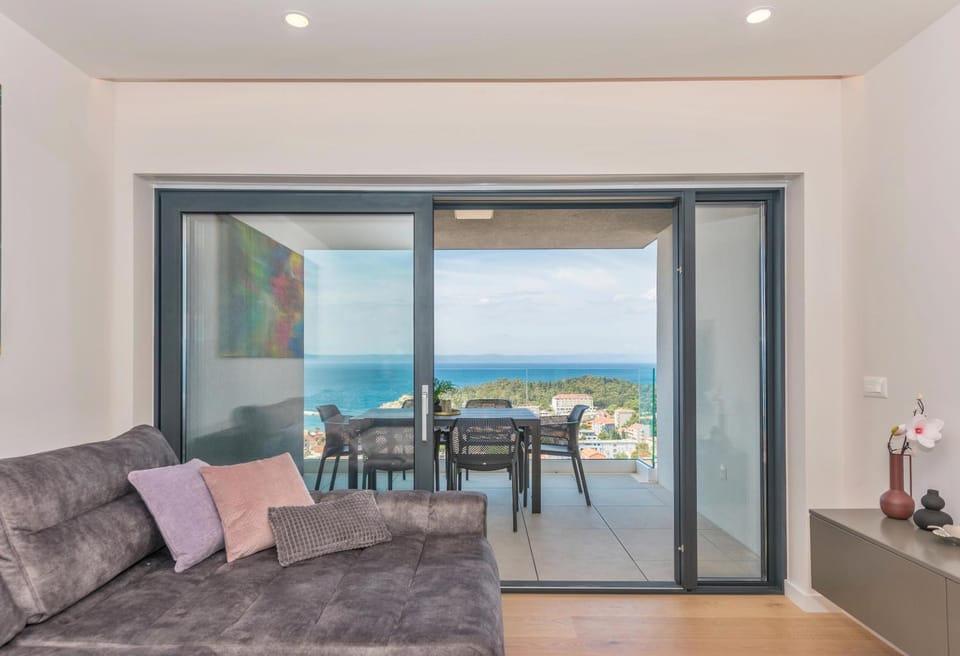 Living room, Sea view
