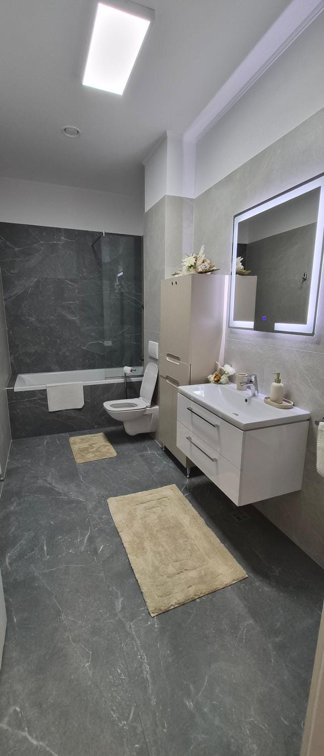 Flower Apartman Luxury Apartment in Romania