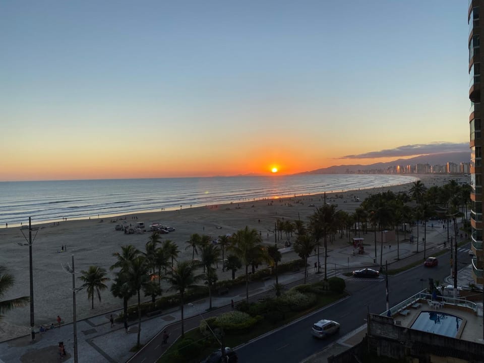 Pe na Areia Canto do Forte, Domingo saída até as 20h Apartment in State of São Paulo