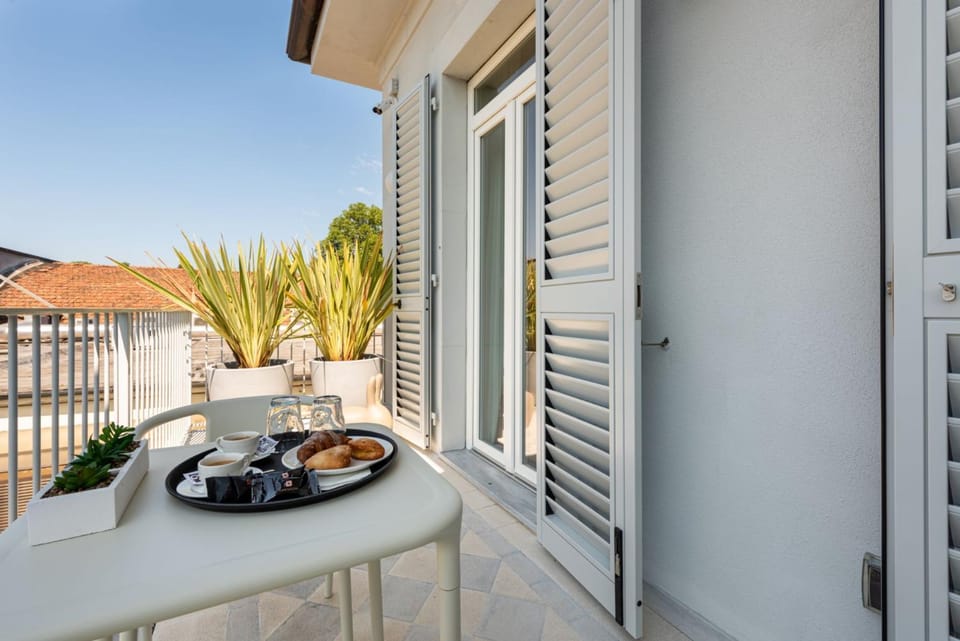 Property building, Balcony/Terrace