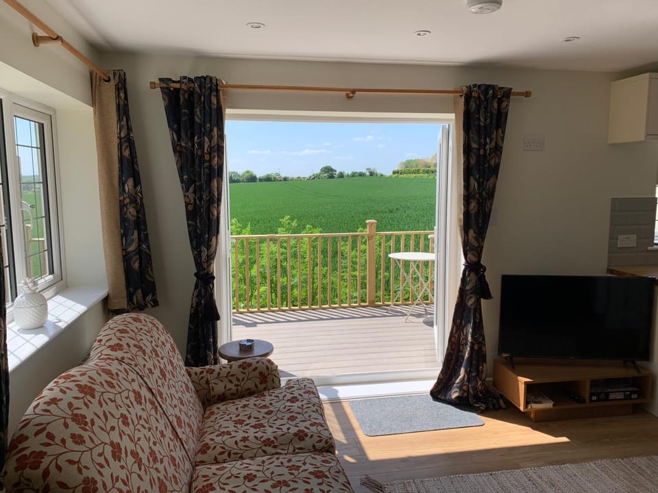 Communal lounge/ TV room, View (from property/room), Living room