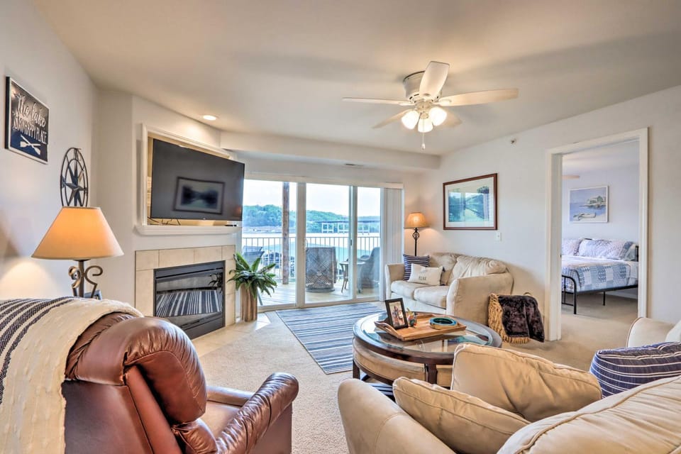 Unwind Poolside! Waterfront Ozarks Condo House in Lake of the Ozarks
