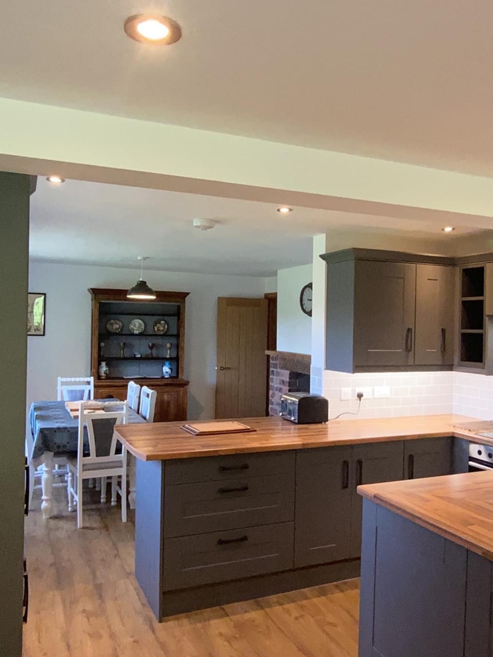 3 Bedroom Bungalow in Llanrhaeadr Ym Apartment in Wales