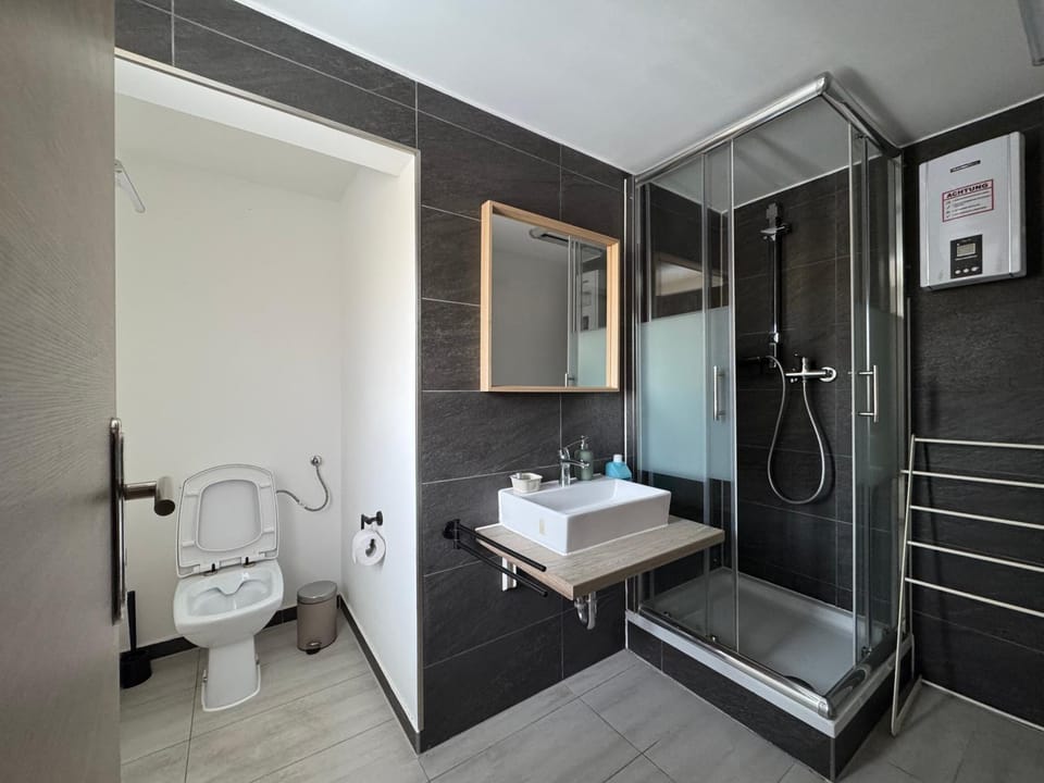 Shower, Toilet, Bathroom