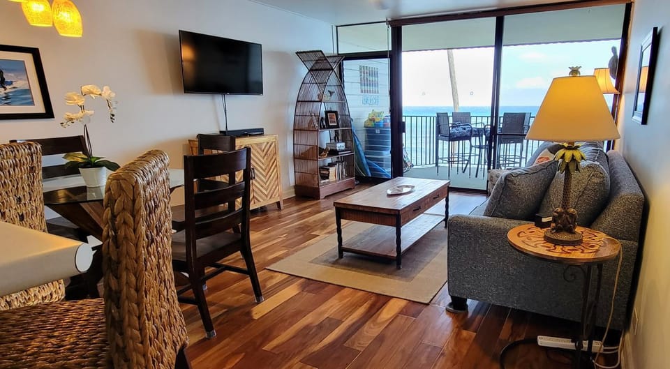 TV and multimedia, Seating area, Dining area, Evening entertainment