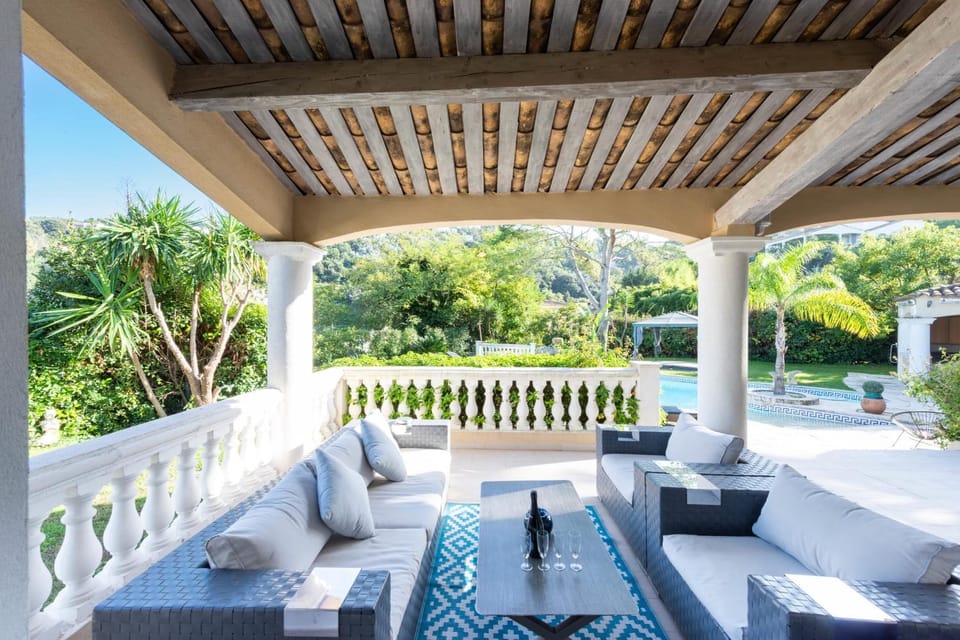 VILLA 330m2 heated pool and Jacuzzi Villa in Mougins