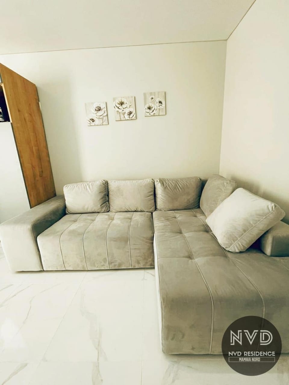 Living room, Photo of the whole room, Seating area