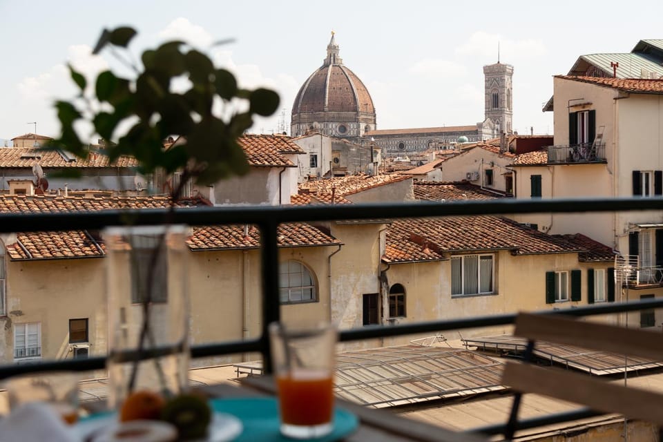 View (from property/room), Balcony/Terrace, City view
